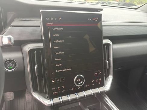 Used 2026 GMC Acadia Elevation w/ Black Edition FWD image 10