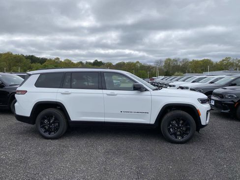 New 2026 Jeep Grand Cherokee L 4WD image 2