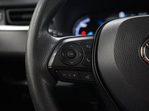 Used 2025 Toyota RAV4 XLE AWD/4WD image 24