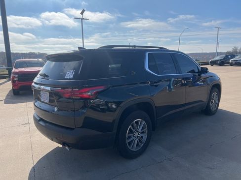 Used 2023 Chevrolet Traverse LT image 11