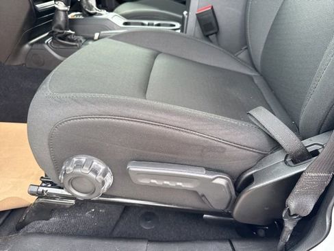 Used 2022 Jeep Wrangler Unlimited Sport image 10