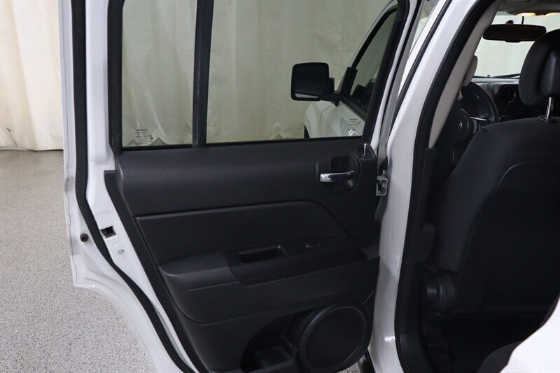 Used 2016 Jeep Patriot Sport w/ Power Value Group AWD/4WD image 22