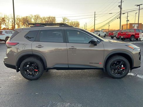 New 2026 Nissan Rogue SV image 4
