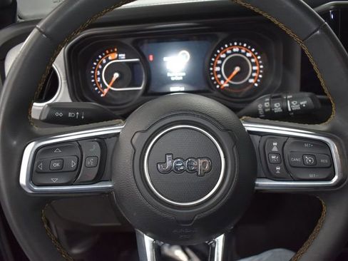 Used 2024 Jeep Wrangler Unlimited Sahara AWD/4WD image 17
