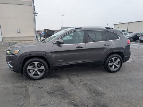 Used 2019 Jeep Cherokee Limited image 5