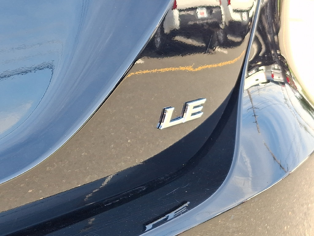 Certified 2018 Toyota Camry LE FWD image 30