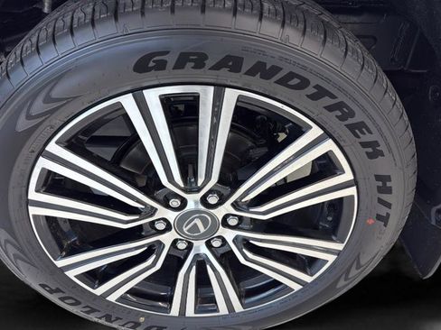 New 2025 Lexus LX 700h Luxury image 8