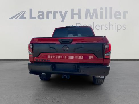 Used 2024 Nissan Titan PRO-4X w/ Pro-4x Convenience Package AWD/4WD image 4
