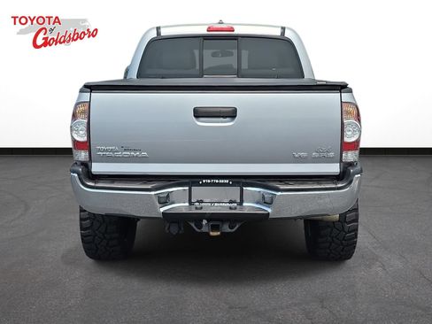Used 2015 Toyota Tacoma 4x4 Double Cab w/ SR5 Package image 6