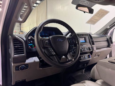 Used 2019 Ford F250 XL w/ Power Equipment Group AWD/4WD image 10