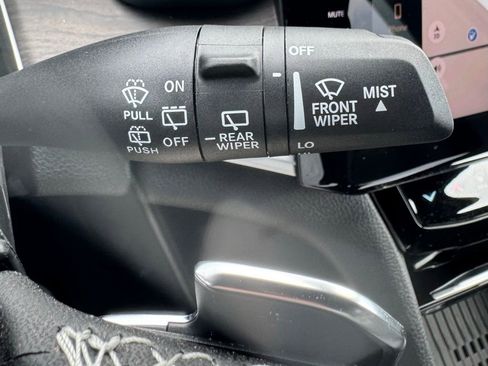 New 2026 Jeep Grand Cherokee Altitude AWD/4WD image 17