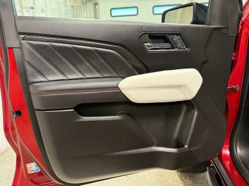 Used 2024 GMC Canyon AT4X image 16