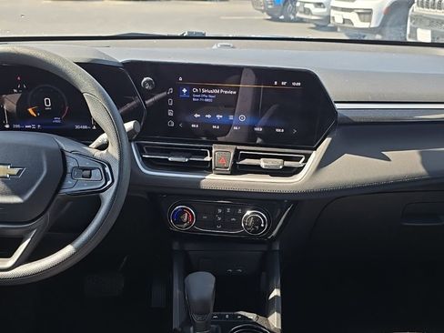 Used 2025 Chevrolet TrailBlazer LT AWD/4WD image 15