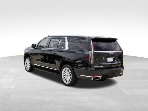 Used 2024 Cadillac Escalade ESV Luxury RWD image 3