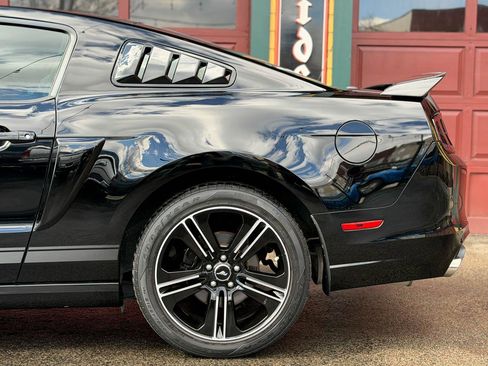 Used 2013 Ford Mustang GT Premium w/ Electronics Pkg RWD image 27