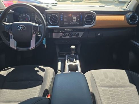 Used 2017 Toyota Tacoma SR5 w/ Tow Package image 12