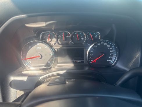 Used 2019 Chevrolet Silverado 1500 LT w/ Texas Edition image 14