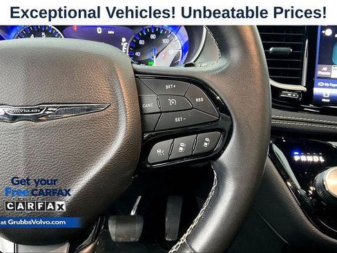 Used 2021 Chrysler Pacifica Touring w/ S Appearance Package FWD image 23