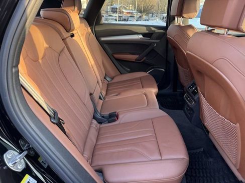 Certified 2025 Audi Q5 2.0T Premium w/ Convenience Plus Package image 30