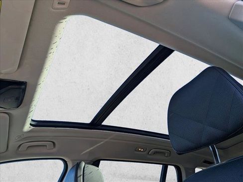 Certified 2025 BMW X7 xDrive40i w/ Premium Package image 17