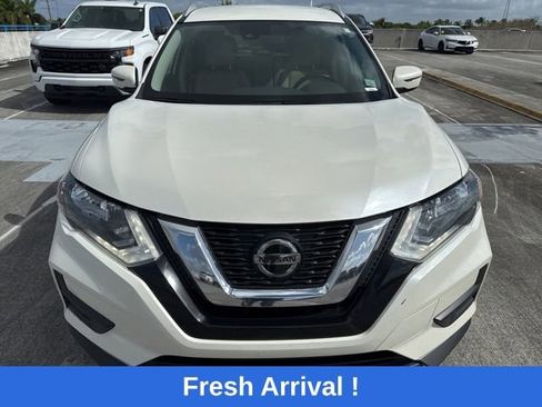 Used 2020 Nissan Rogue SV image 15