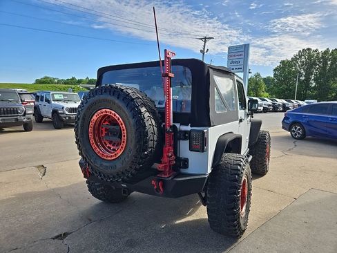Used 2017 Jeep Wrangler Rubicon w/ Power Convenience Group AWD/4WD image 9