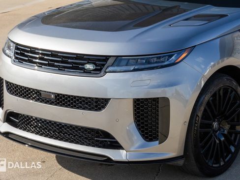 Used 2024 Land Rover Range Rover Sport image 6