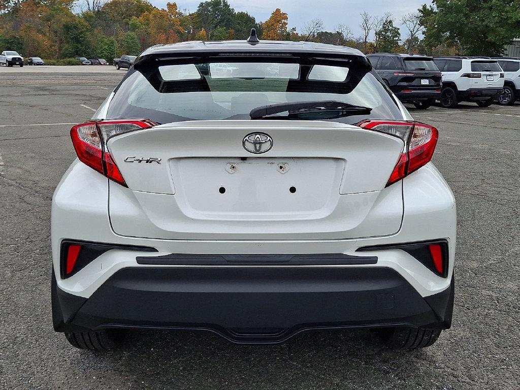 Used 2019 Toyota C-HR XLE FWD image 8