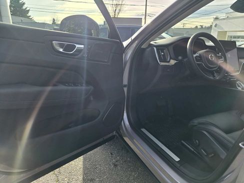 New 2026 Volvo XC60 B5 Ultra w/ Climate Package image 25