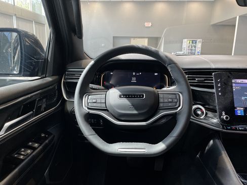Used 2023 Jeep Wagoneer 4WD w/ Convenience Group I image 22