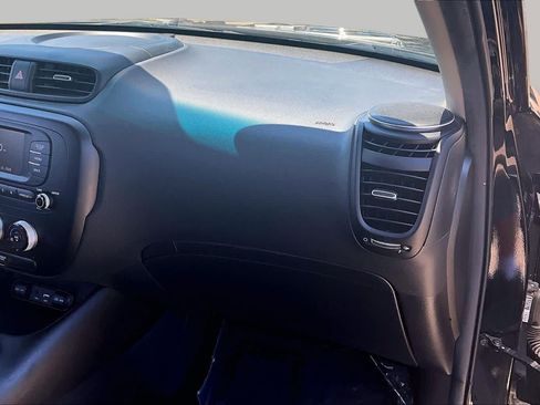 Used 2017 Kia Soul FWD image 18