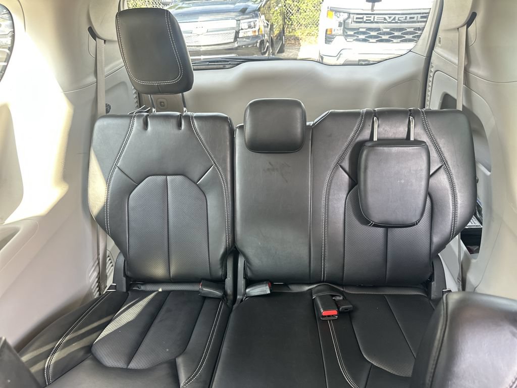 Used 2024 Chrysler Pacifica Touring-L FWD image 22