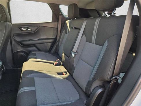 Used 2025 Chevrolet Blazer LT FWD image 18