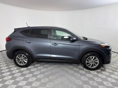 Used 2017 Hyundai Tucson SE FWD image 4