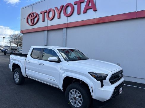Used 2026 Toyota Tacoma SR5 image 1