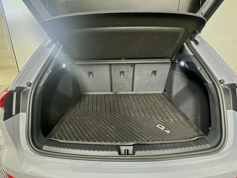 Used 2024 Audi Q4 e-tron Prestige AWD/4WD image 29