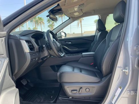 Certified 2025 Nissan Rogue SL AWD/4WD image 23