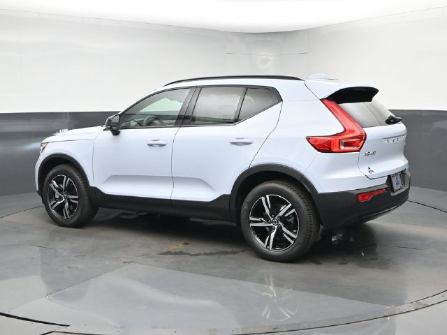 New 2026 Volvo XC40 B4 Core w/ Protection Package Premier FWD image 6