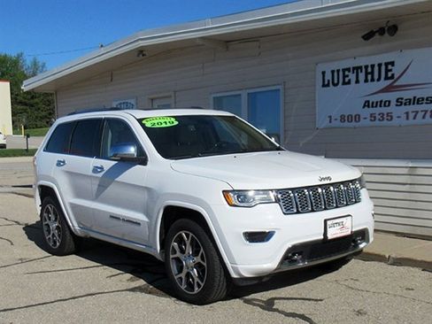 Used 2019 Jeep Grand Cherokee Overland AWD/4WD image 4