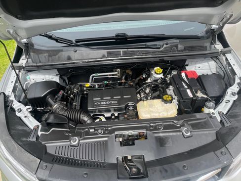 Used 2018 Chevrolet Trax LT w/ LT Convenience Package AWD/4WD image 16