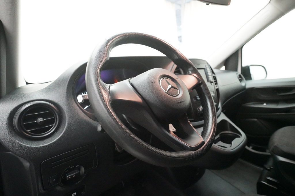 Used 2017 Mercedes-Benz Metris image 7