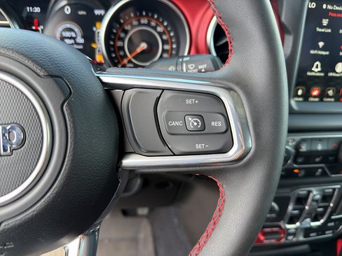 Used 2023 Jeep Gladiator Rubicon w/ Cold Weather Group AWD/4WD image 15