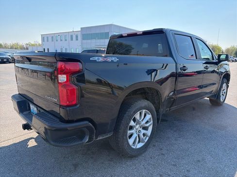 Used 2021 Chevrolet Silverado 1500 Custom image 3