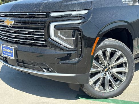 New 2026 Chevrolet Tahoe High Country AWD/4WD image 3