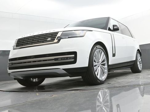 New 2025 Land Rover Range Rover Long Wheelbase SE image 35