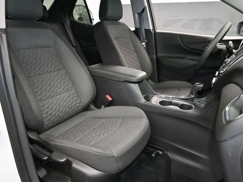 Used 2021 Chevrolet Equinox LT image 38