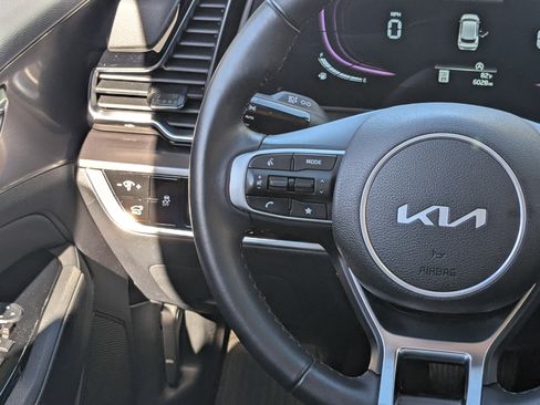 Certified 2025 Kia Sportage EX w/ Premium Package image 17