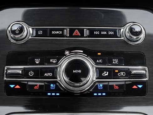 Used 2023 Lincoln Nautilus Reserve AWD/4WD image 38