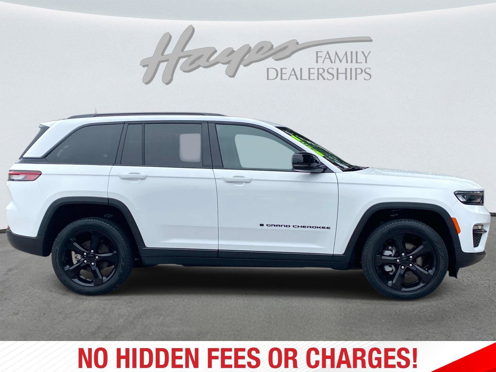 Used 2024 Jeep Grand Cherokee Limited w/ Black Appearance Package AWD/4WD image 2