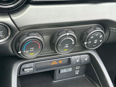 Certified 2025 MAZDA MX-5 Miata RF Club image 18
